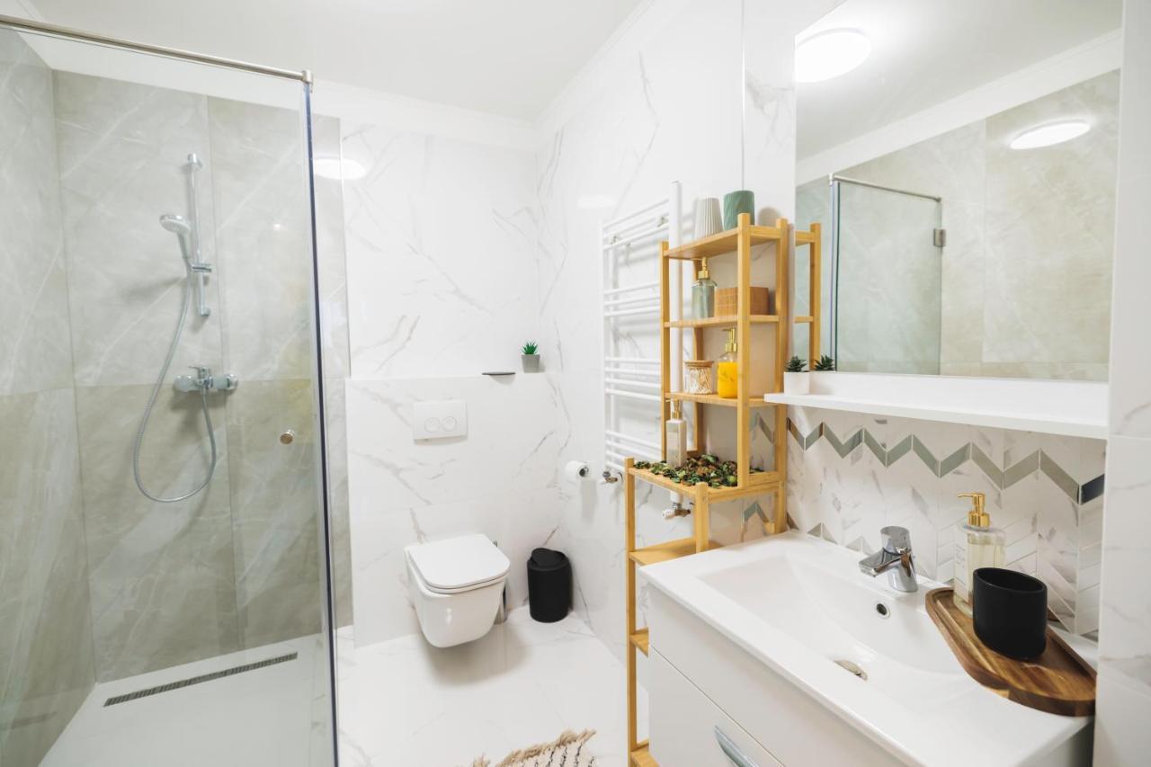 Downtown Hidden Garden With Jacuzzi In Bucharest Appartement Buitenkant foto