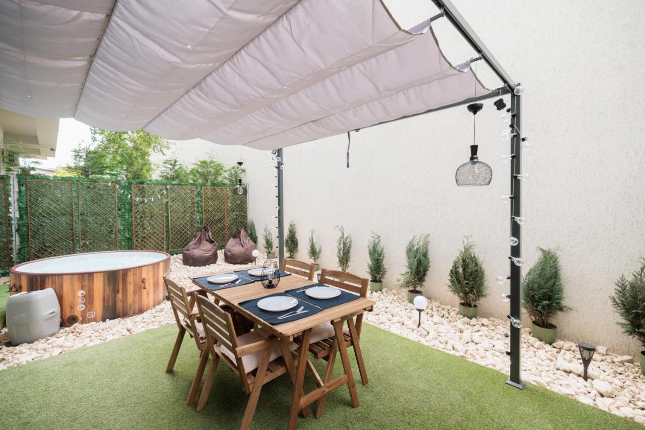 Downtown Hidden Garden With Jacuzzi In Bucharest Appartement Buitenkant foto
