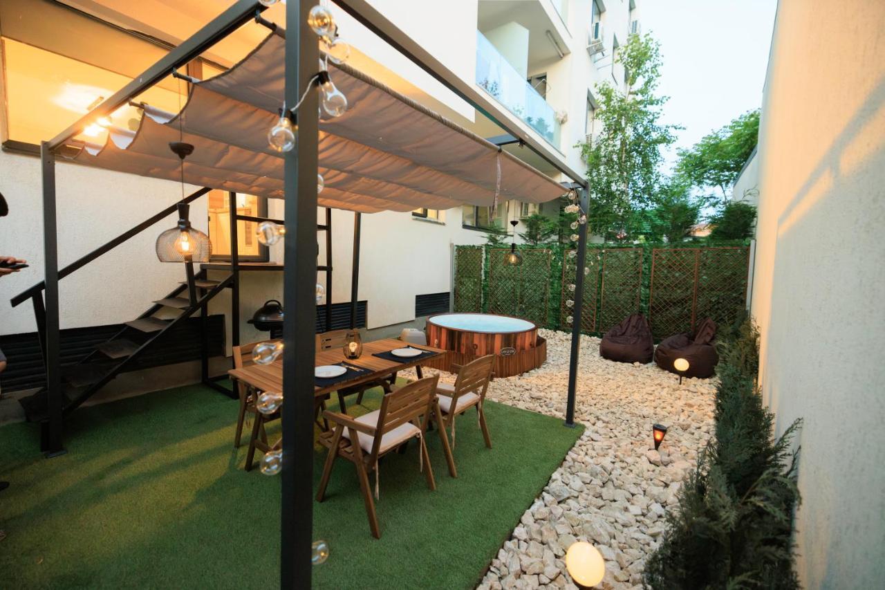 Downtown Hidden Garden With Jacuzzi In Bucharest Appartement Buitenkant foto