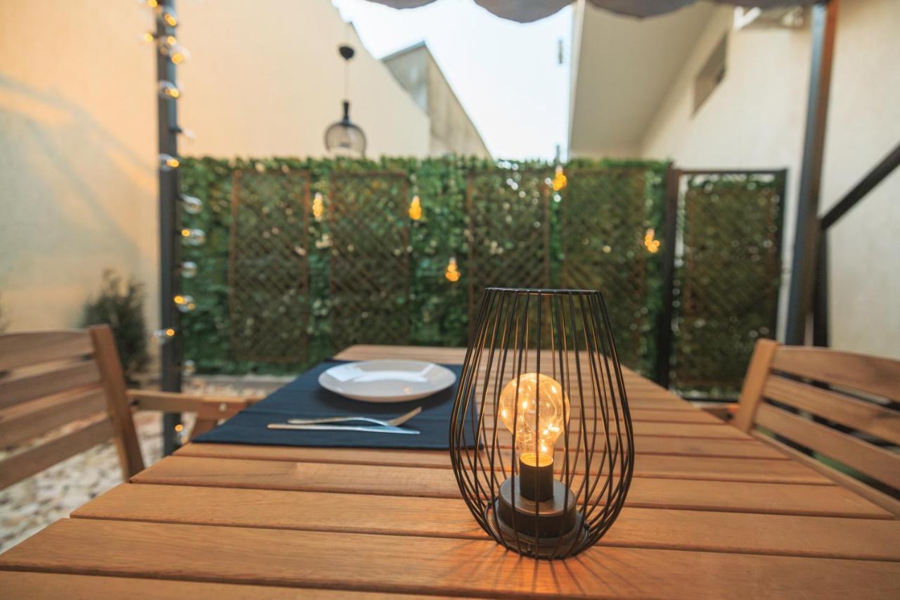Downtown Hidden Garden With Jacuzzi In Bucharest Appartement Buitenkant foto