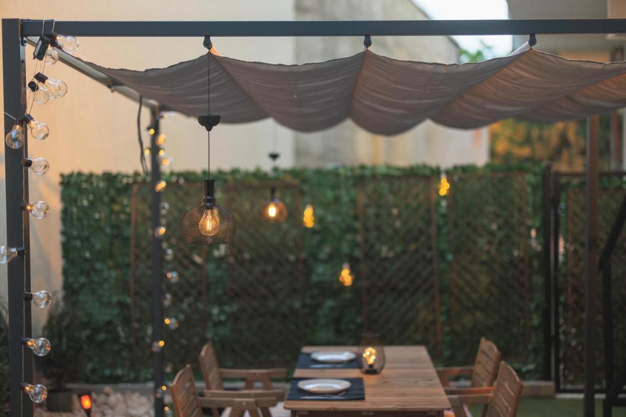 Downtown Hidden Garden With Jacuzzi In Bucharest Appartement Buitenkant foto