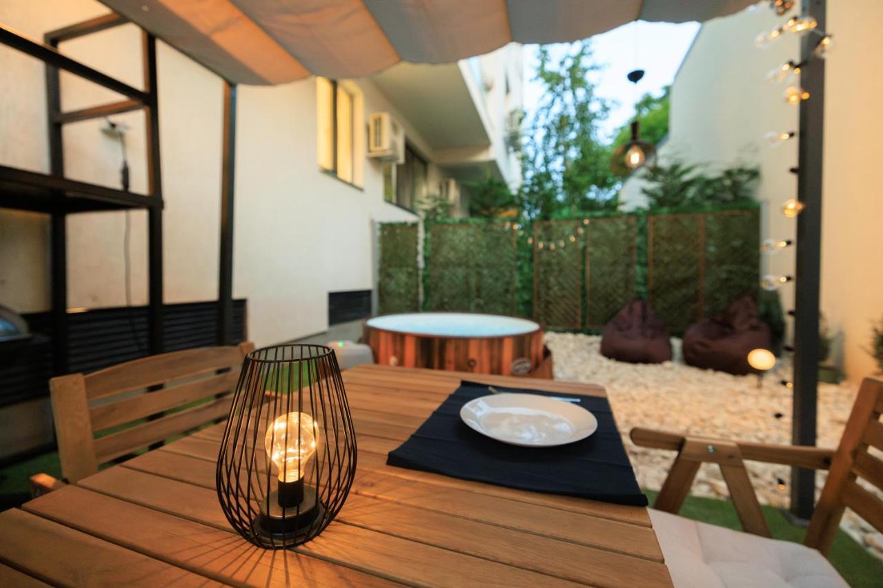 Downtown Hidden Garden With Jacuzzi In Bucharest Appartement Buitenkant foto