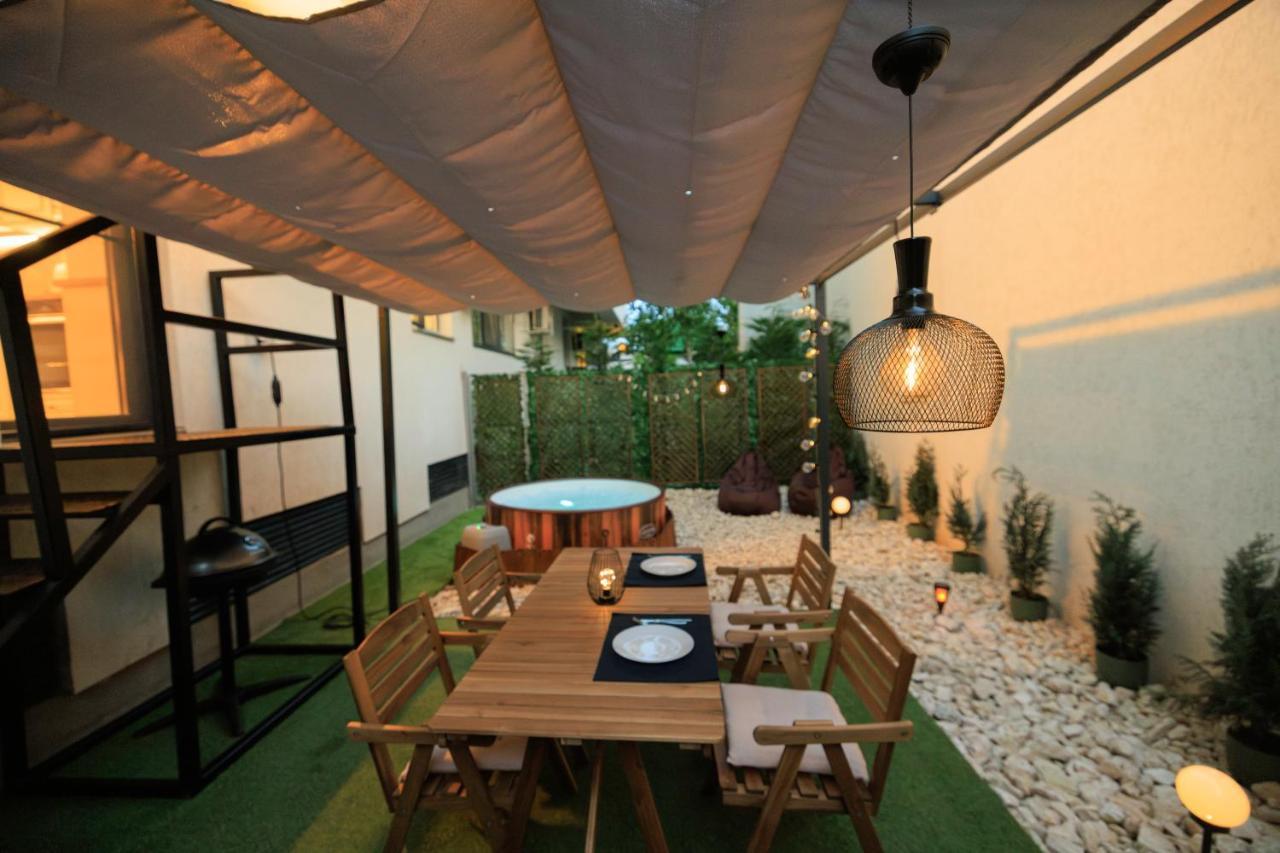 Downtown Hidden Garden With Jacuzzi In Bucharest Appartement Buitenkant foto